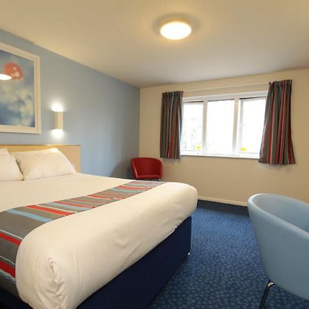 Travelodge Bath Waterside Exteriör bild