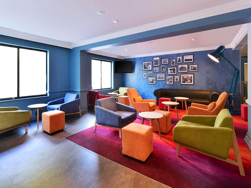 Travelodge Bath Waterside Restaurang bild