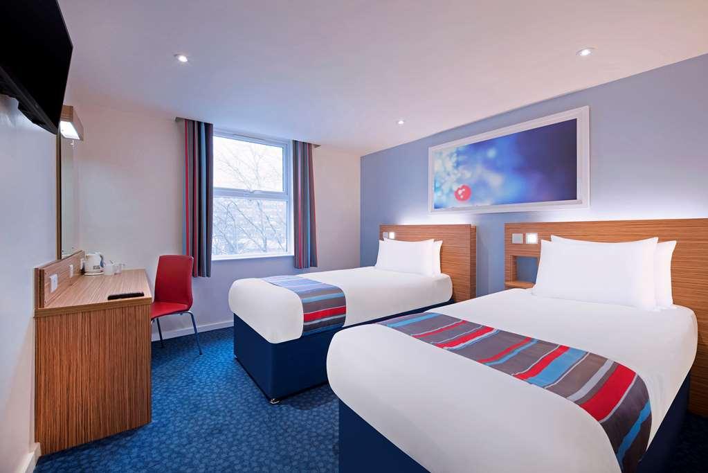 Travelodge Bath Waterside Rum bild