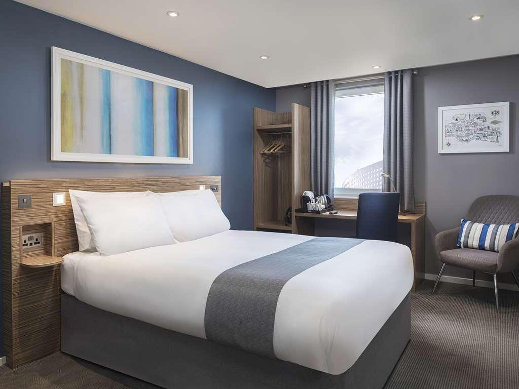 Travelodge Bath Waterside Rum bild