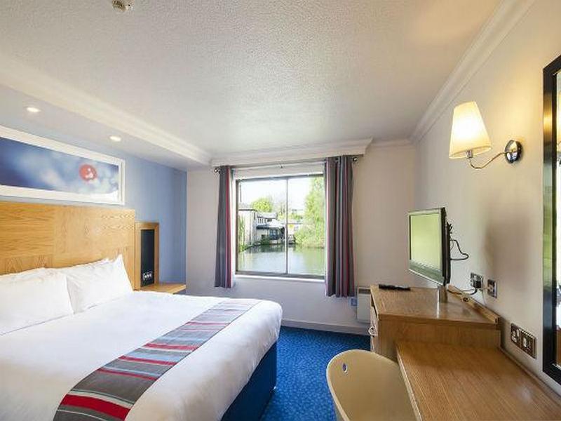 Travelodge Bath Waterside Exteriör bild