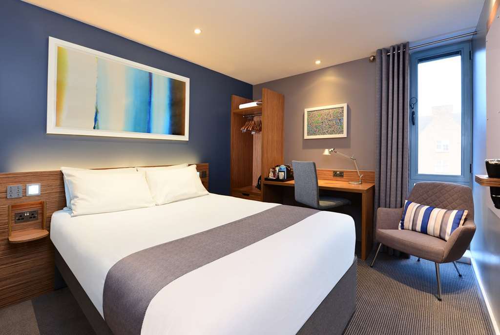 Travelodge Bath Waterside Rum bild